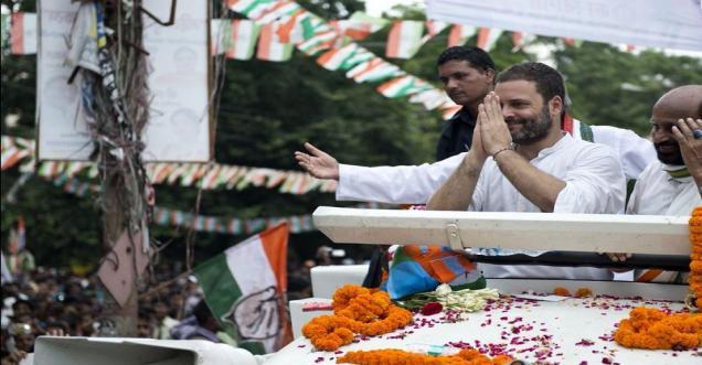 Did Rahul Gandhi Visit ailing Manohar Parrikar for political gains?