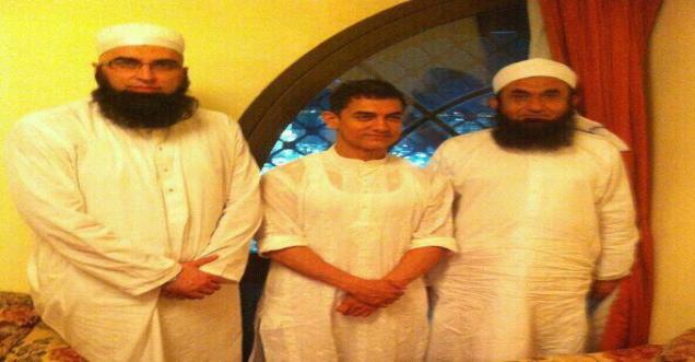 Aamir Khan Posing with two Lashkar-e-Taiba Terrorists - FAKE