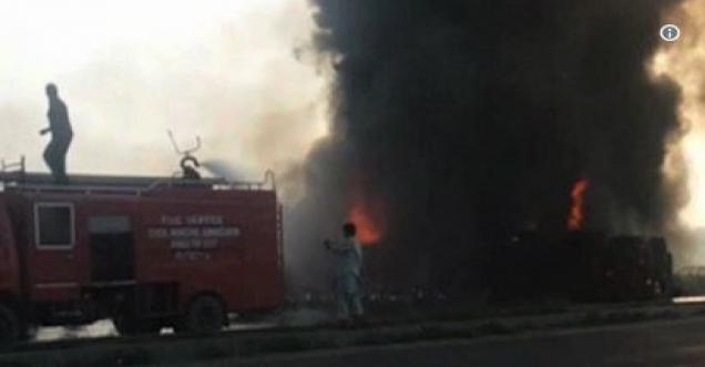 125 killed in oil tanker fire in Bahawalpur, Pakistan, 100 injured