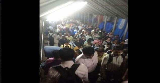 Bandra station foot-over-bridge: Another disaster GUARANTEED to happen
