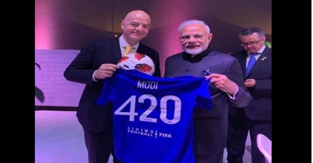 Text On PM Modi’s Football Jersey, Reading Modi 420 is fake