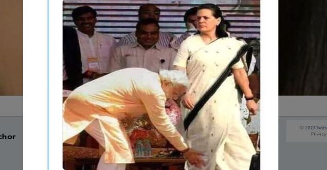 Did Narendra Modi touch Sonia Gandhi’s feet as per the viral message