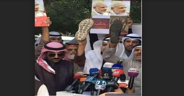 Saudi Arabia protesting and showing shoes to Modi is fake