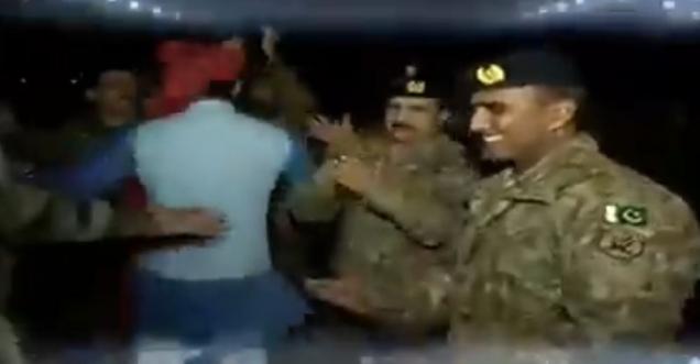India Pakistan Soldiers dancing together Kartarpur corridor Video