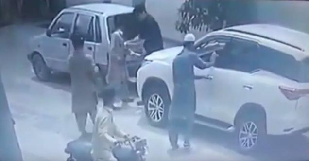 video of robbery from Sarvodaya mandir, Ghatkopar, Mumbai