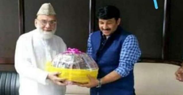 Old image of BJP MP Manoj Tiwari with Imam Bukhari shared ahead of Delhi elections