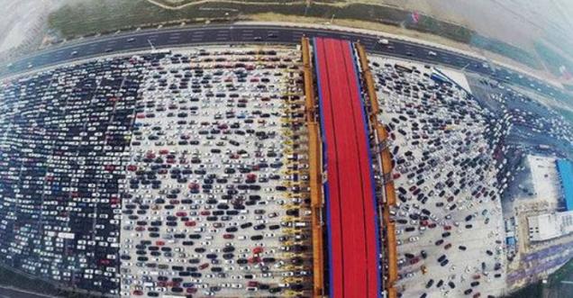 Video:  50 lane highway china merges into 4, Beijing china