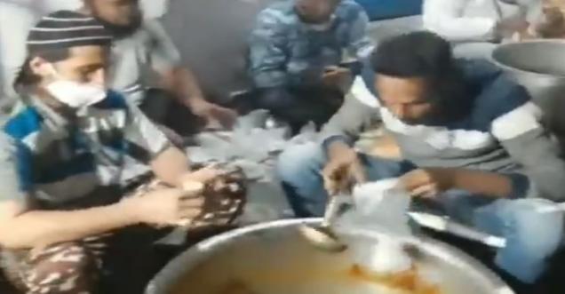 Video of Muslim men spitting in food is not true, It is just a gesture