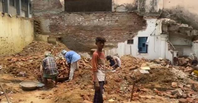 Fact check: Did Muslim populated area demolish Temple in Delhi