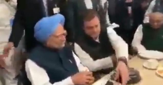 Did Rahul Gandhi cut Manmohan Singh cake