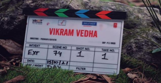 Hrithik Roshan begins shooting for Vikram Vedha on the auspicious occasion of Dussehra