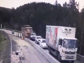 DISTRESSING CONTENT, Russia: Fatal truck crash caught on CCTV in Chelyabinsk