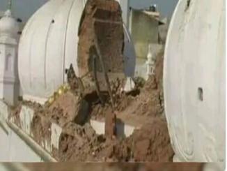 Fact Check: Jama Masjid's dome fell in strong storm? Know the truth