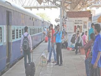 Fact Check: The price of railway platform ticket really gone up to Rs 50? know the truth